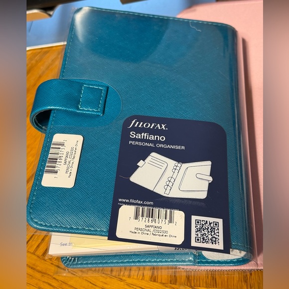 filoFAX Saffiano Personal Organizer Teal - Picture 7 of 10